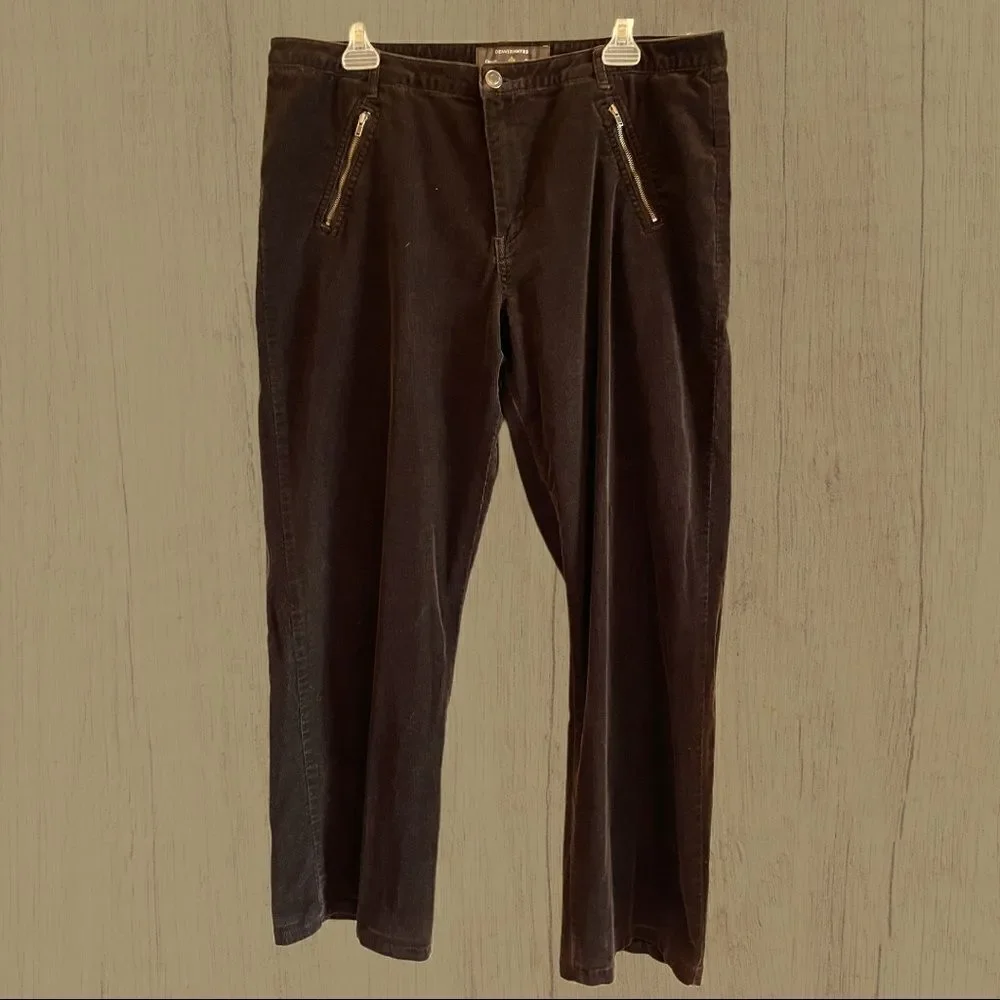 Vintage 90s mid rise wide leg brown corduroy pants - Picture 2 of 8